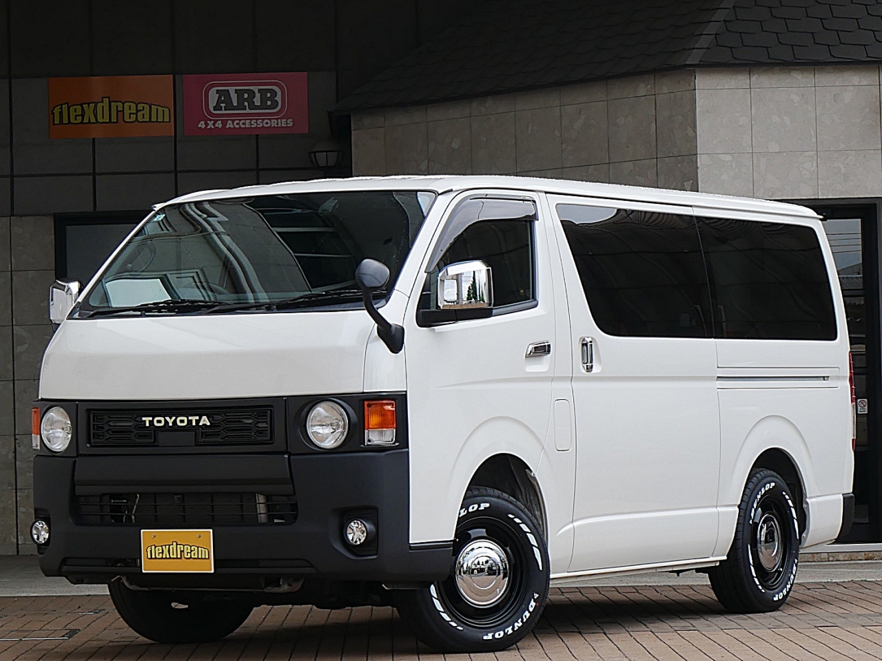 今月の一押し✨　丸目ハイエースのご紹介📢